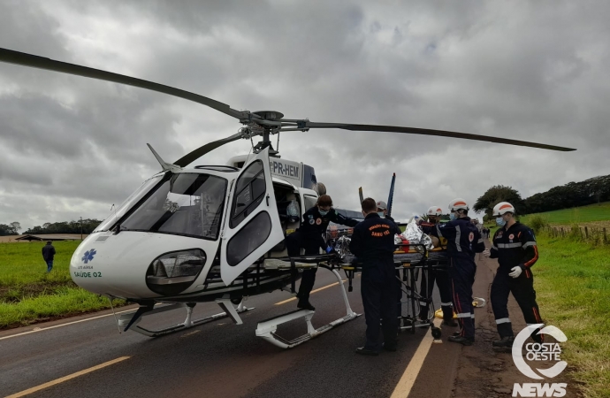 Santa Helena: helicóptero do Consamu é acionado para transportar vítima ferida em acidente