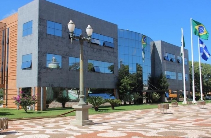 Santa Helena: licitação com restrição territorial indevida leva à aplicação de multas