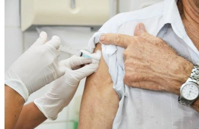 Santa Helena: vacinação contra a gripe e 4ª dose da Covid-19 serão aplicadas em idosos neste sábado em São Roque