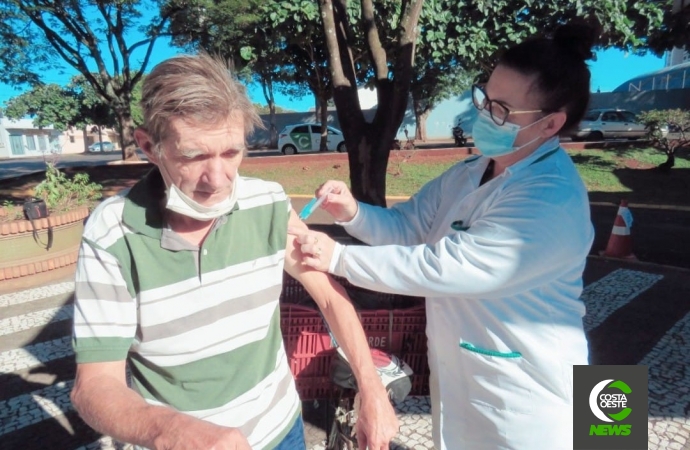 Santa-helenense de 60 anos pedala 20 Km para receber a 1ª dose da vacina contra a covid-19