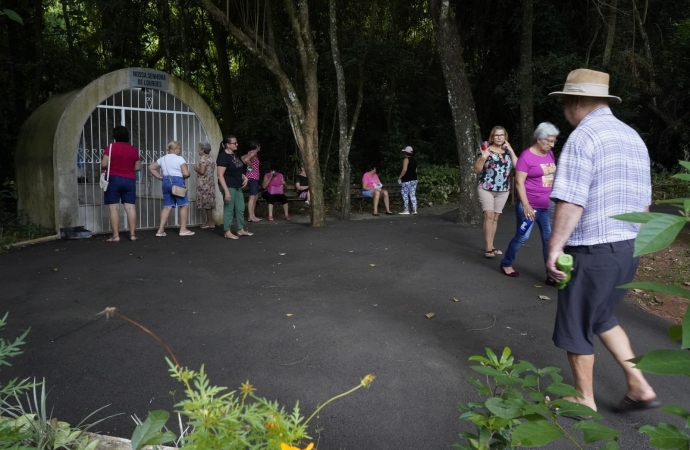 Santa Terezinha de Itaipu: Projeto “Conhecendo a Minha Cidade” leva idosos para conhecer os pontos turísticos da cidade