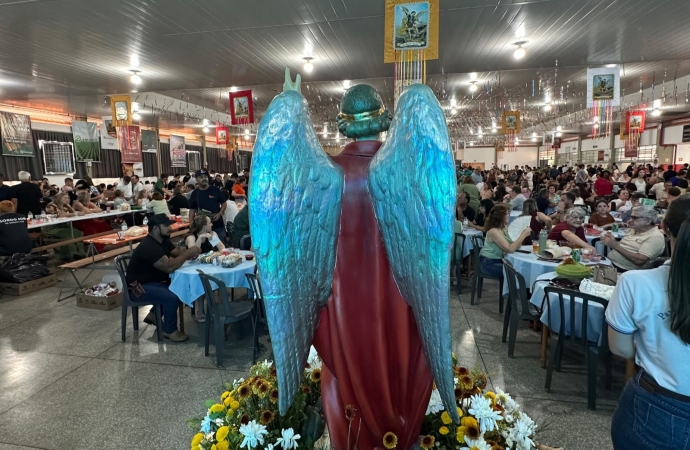 Festa de São Miguel Arcanjo reúne fiéis em São Miguel do Iguaçu