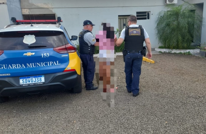 São Miguel do Iguaçu: Guarda municipal conduz mulher a delegacia após esfaquear a vizinha