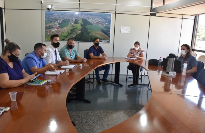 São Miguel do Iguaçu: Implantação de Projetos Habitacionais é tema de encontro com representantes da Cohapar