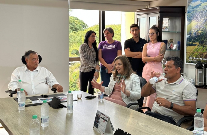 São Miguel do Iguaçu recebe visita da Secretária Leandre Dal Ponte para discutir políticas públicas