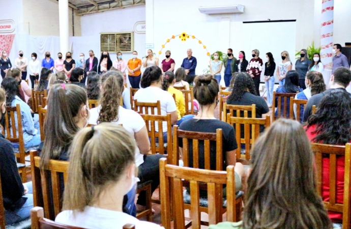 Secretarias de Educação e Assistência Social de Itaipulândia promovem formação com estagiários e alunos do Jovem Aprendiz