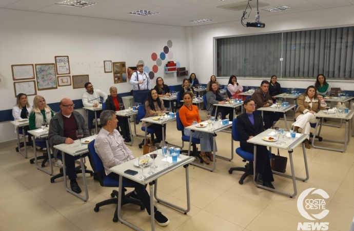 Senac Medianeira realiza workshop de Queijos e Vinhos