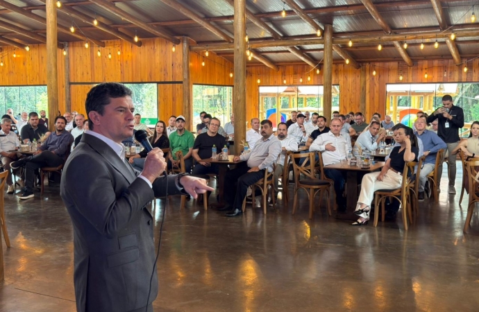 Senador Sergio Moro reafirma pré-candidatura ao Governo do Paraná em encontro na ACIME