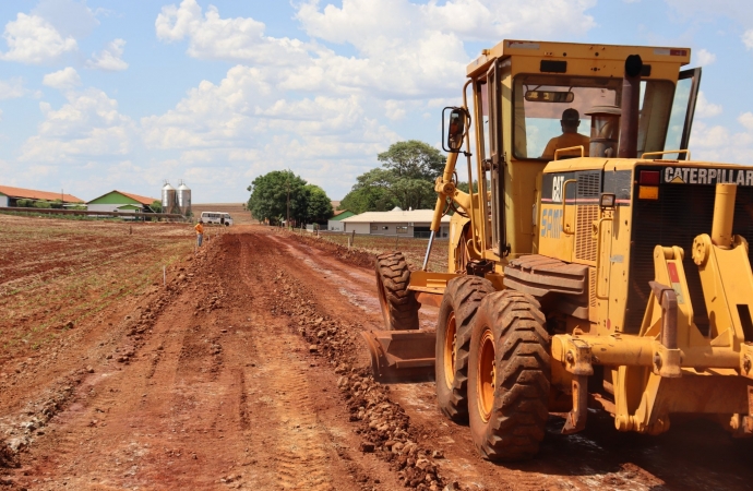 Serranópolis do Iguaçu: Iniciada obra de Pavimentação Asfáltica na Linha Esquina Represo