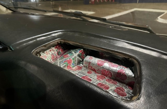 Servidores da Receita Federal encontram quase 500 kg de maconha na Ponte Internacional da Amizade