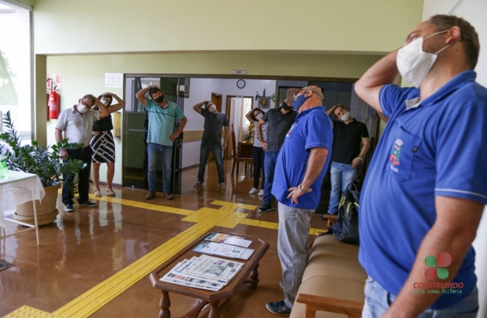 Servidores do Paço Municipal  participam de Ginástica Laboral em Missal