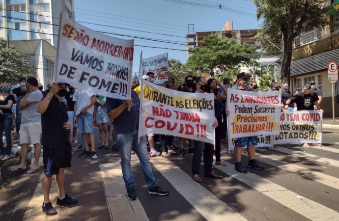 Setor de eventos e gastronomia se manifestam contra novo decreto em Foz do Iguaçu