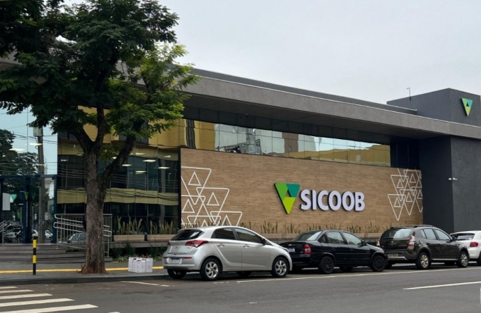 Sicoob cresce 25% e garante posição entre as 10 maiores instituições financeiras do país