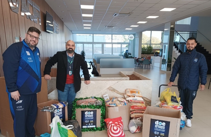 Sicoob e Foz Cataratas recolhem alimentos em ação que alia esporte e solidariedade
