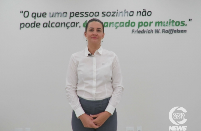 Sicredi Vanguarda comemora 38 anos; Lisangela Kunh externa agradecimentos aos colaboradores e cooperados