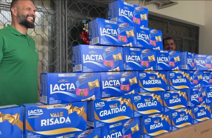 Sicredi Vanguarda doa 565 caixas de chocolate para o Natal em São Miguel do Iguaçu