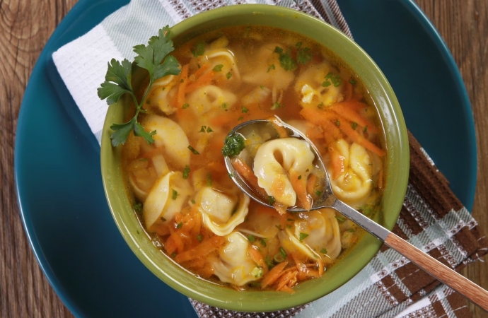 Sopa de Capeletti com Cenoura