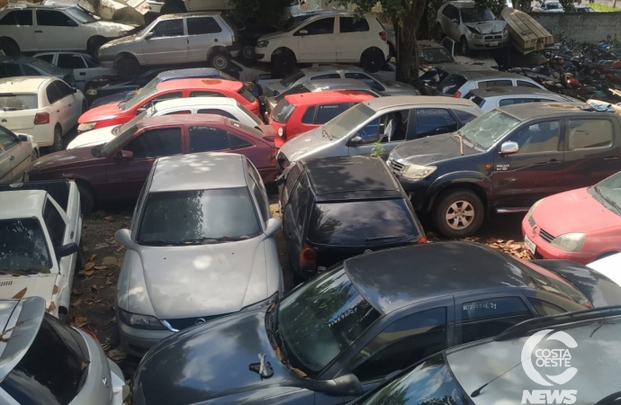 Superlotação de veículos  na delegacia de Santa Helena apresenta perigo à saúde pública