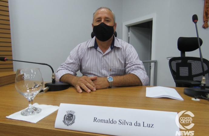 Suplente, Romaldo Silva toma posse no legislativo de Santa Helena; ‘não vim por dinheiro’