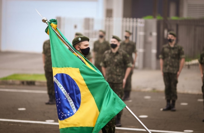 Tiro de Guerra 05-018 realiza formatura alusiva ao Dia do Soldado