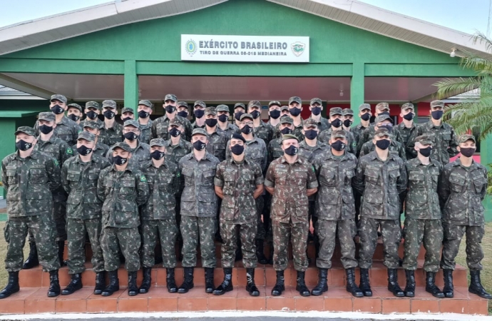 Tiro de Guerra recebe visita de Tenente do Exército