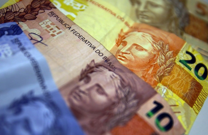 Trabalhadores começam a receber hoje benefício emergencial