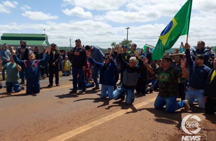 Trânsito segue com bloqueio parcial na BR-277, em São Miguel do Iguaçu