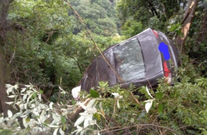 Carreta tomba na BR-277 e motorista morre no acidente em Candói