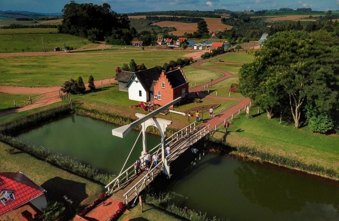 Turismo avança 1,9% no Paraná em fevereiro, melhor resultado do Sul e acima da média nacional