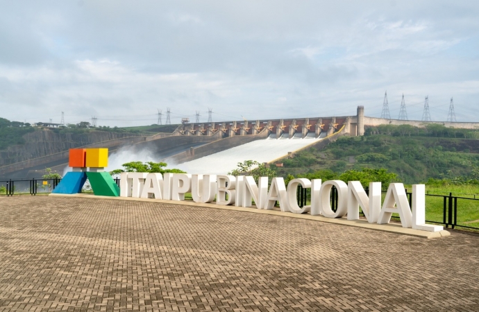 Turismo de Itaipu já recebeu 418 mil visitantes este ano
