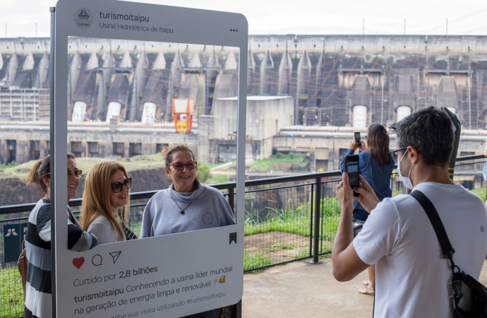 Turismo de Itaipu recebe mais de 8 mil visitantes no feriado de Tiradentes