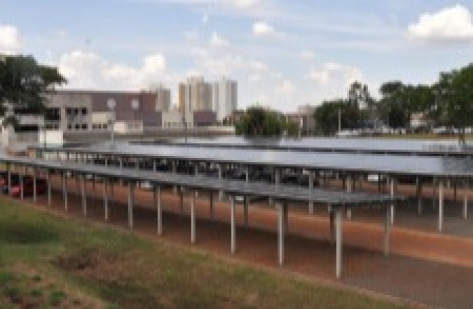 Universidades estaduais do Paraná produzem energia a partir de captação solar
