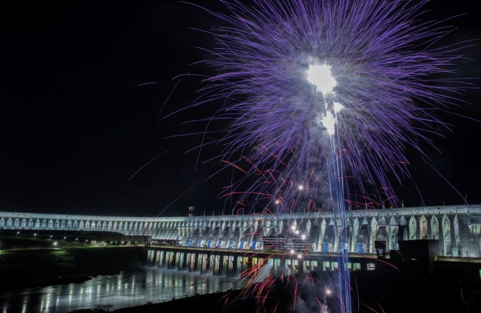 Usina de Itaipu comemora 50 anos de fundação e 40 anos de operação com diversas ações