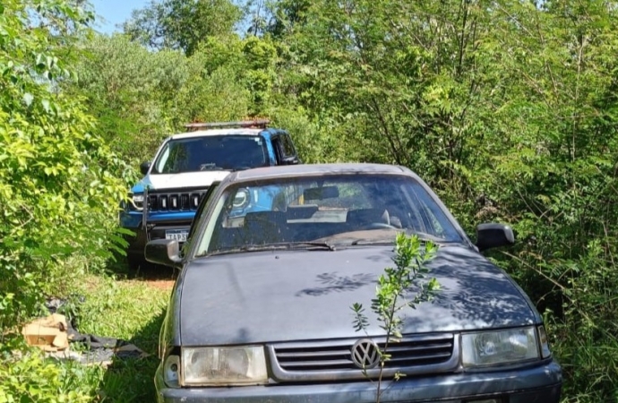 Veículo roubado é encontrado em estrada rural de São Miguel do Iguaçu