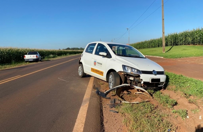 Veículos se envolvem em acidente na PR 495, entre Pato Bragado e Entre Rios do Oeste