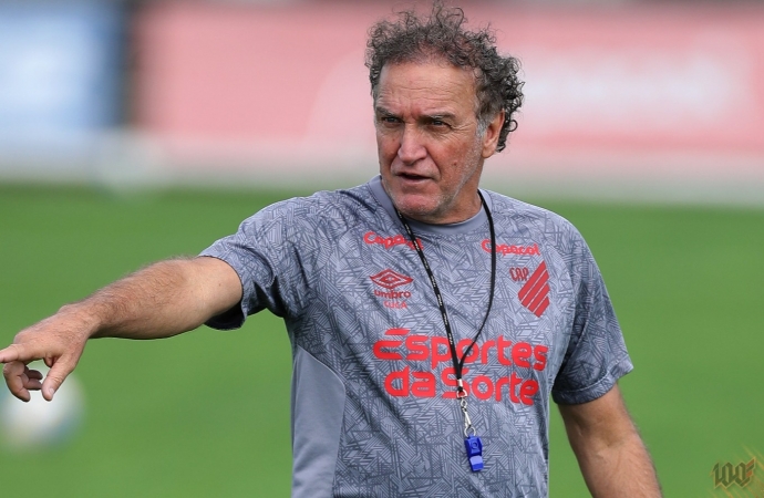 Veja a lista com os nomes dos jogadores relacionados para enfrentar hoje o Corinthians