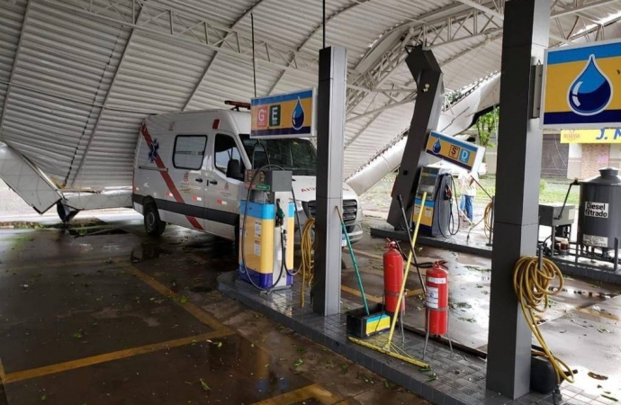 Vendaval e chuva de granizo provocam estragos em 16 municípios do estado