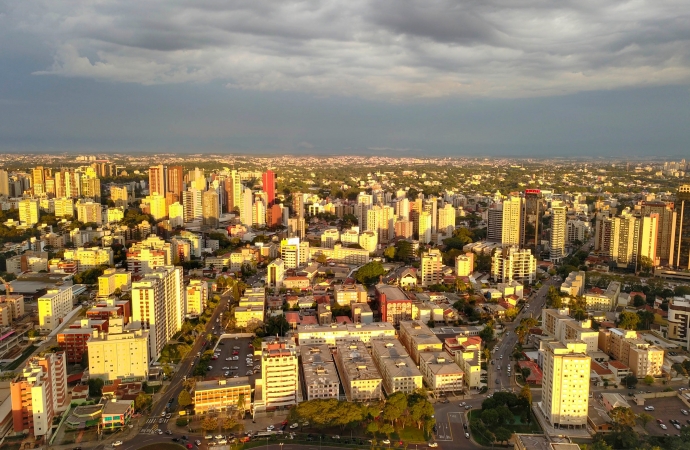 Verão chega nesta segunda-feira com tempo instável, segundo Simepar
