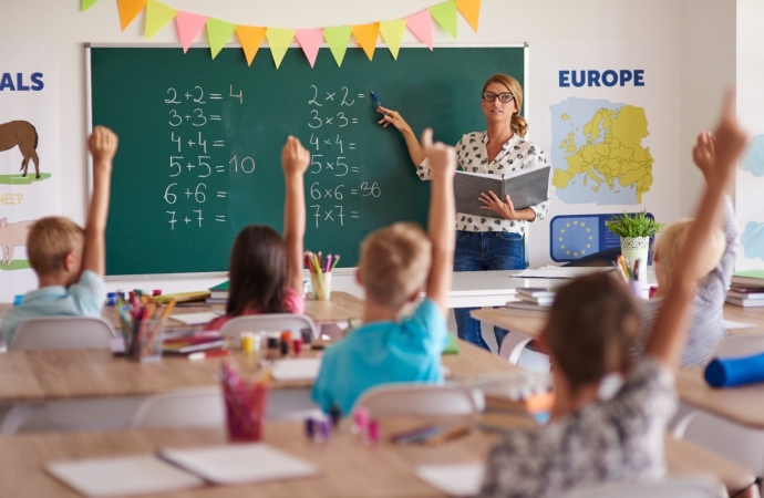 Vestibular de Inverno 2024: Curso de Pedagogia da Faculdade UNIGUAÇU tem como diferencial estágios desde o primeiro período
