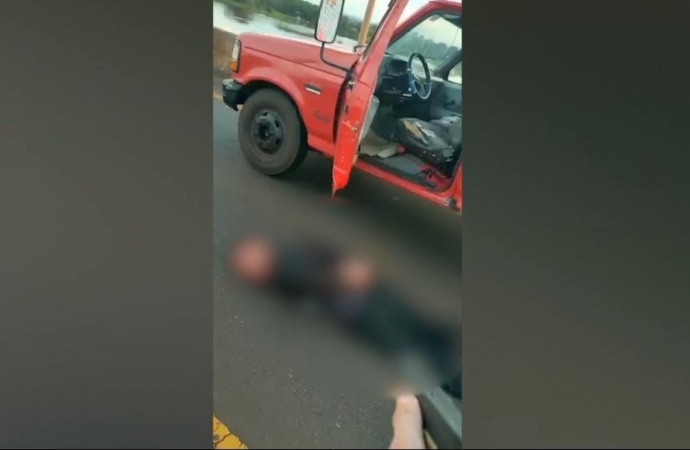 Vídeo mostra momento em que PRF aborda motorista com caminhonete furtada em Santa Helena; assista