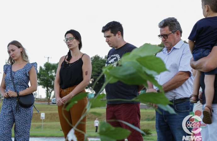 Vítimas da Covid-19 em Missal são homenageadas com o plantio de árvores nativas no Lago Municipal