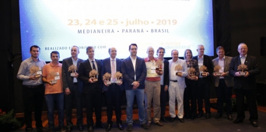 Vote em seus favoritos entre os indicados do Prêmio Quem é Quem 2022