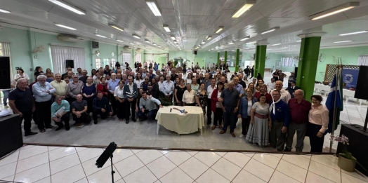 58 anos: Administração de Santa Helena rende homenagens aos pioneiros e ex-políticos