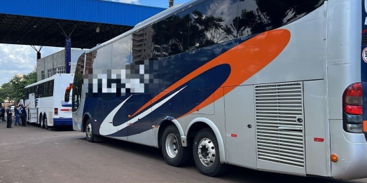 Abordagens da Receita Federal resultam na apreensão de dois ônibus carregados com mercadorias irregulares