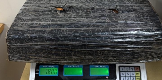 Ação conjunta PF e PM apreende maconha às margens do rio Paraná em Foz do Iguaçu