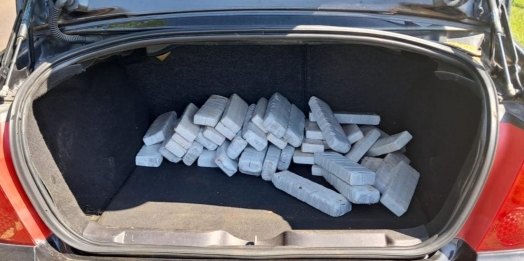 Ação conjunta resulta na prisão de dois suspeitos e apreensão de 30kg de maconha em Foz do Iguaçu