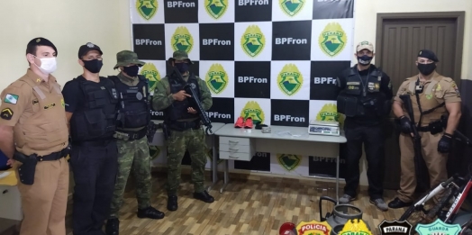 Ação policial em Guaíra detém três indivíduos, apreende drogas e objetos furtados