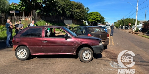 Acidente entre dois carros deixa feridos na PR-497 em São Miguel do Iguaçu