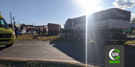Acidente envolvendo três caminhões é registrado em São Miguel do Iguaçu