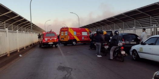 Acidente interrompe trânsito na Ponte da Amizade